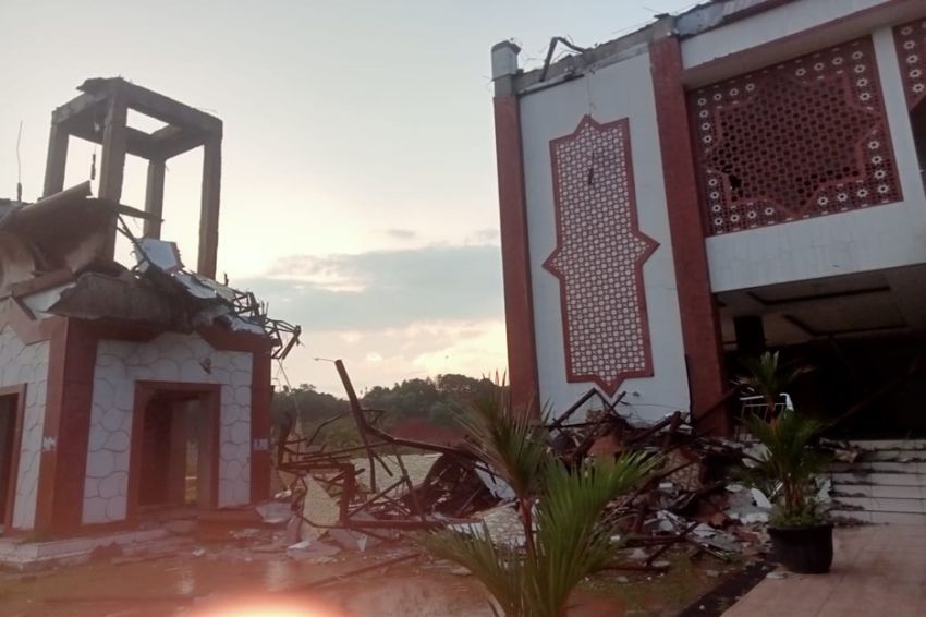 Menara Masjid di Tajurhalang Bogor Ambruk Akibat Hujan Deras dan Angin Kencang