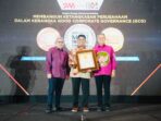 Semen Tonasa Menerima Penghargaan CCG Award sebagai Perusahaan Terpercaya di Indonesia