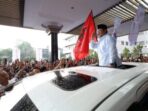 Parade Musik dan Tarian untuk Menyambut Kedatangan Prabowo di Bandung