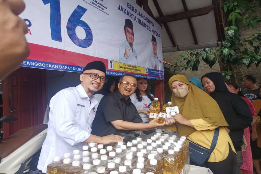 Komitmen Partai Perindo untuk Menyediakan Bazar Minyak Goreng di Pasar Rebo demi Kesejahteraan Masyarakat