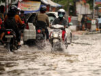 Banjir Terjadi di Tiga Ruas Jalan di Jakarta Selatan Saat Hujan Lebat