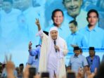 Prabowo dan Relawan Bersama Nderek Guru Habib Luthfi Bershalawat di Serang