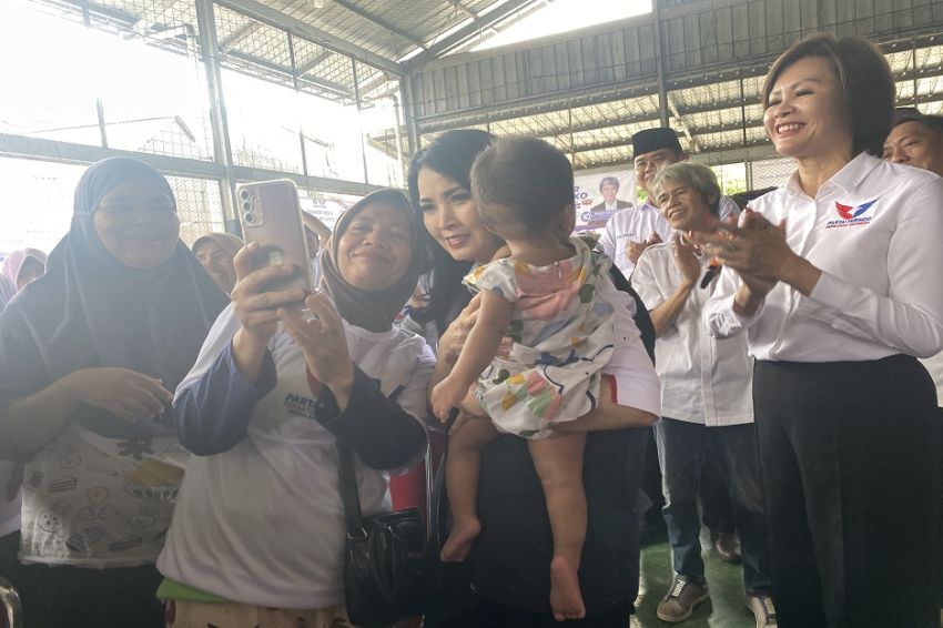 Liliana Tanoesoedibjo Disambut dengan Hangat oleh Warga Pondok Pinang Saat Menghadiri Bazar Perindo