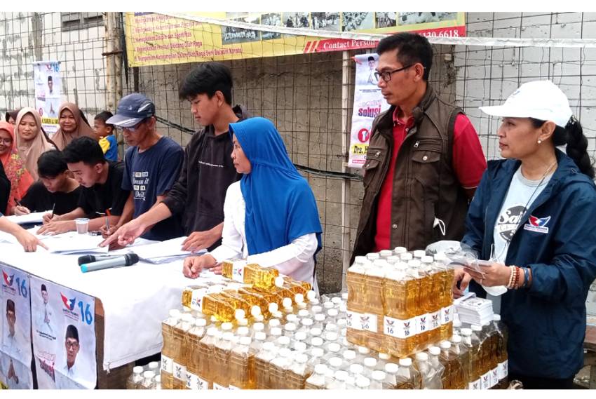 Minyak Goreng Murah Ludes dalam Waktu Singkat di Bazar Hitungan Jam, Menurut Caleg Partai Perindo Sururi Alfaruq: Masyarakat Sangat Membutuhkan