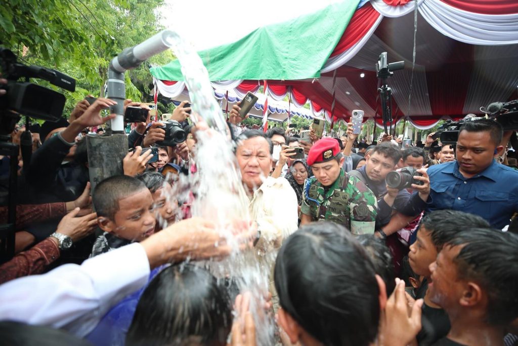 Prabowo Subianto Menghadiri Acara Resmi Pembukaan 15 Titik Sumber Air Bersih di Madura untuk Keperluan Masyarakat