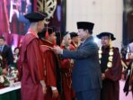 Prabowo Subianto Menyampaikan Pesan Kepada Anak Muda di Wisuda UKRI: Jadilah Pemimpin yang Peduli pada Rakyat