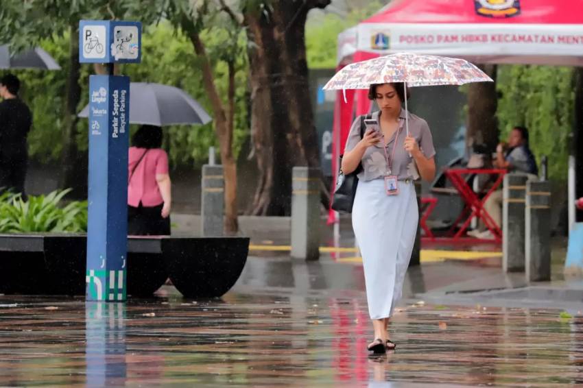 Hati-hati Segera jika Ada Potensi Hujan dan Petir di daerah Jakarta Selatan