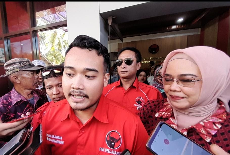 Arief Mewakili Generasi Milenial Daftar Calon Bupati untuk Pilkada 2024