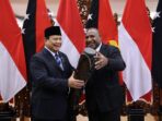 Tender Moments as Prabowo Subianto Says Goodbye to the Prime Minister of Papua New Guinea After Visiting the Ministry of Defense