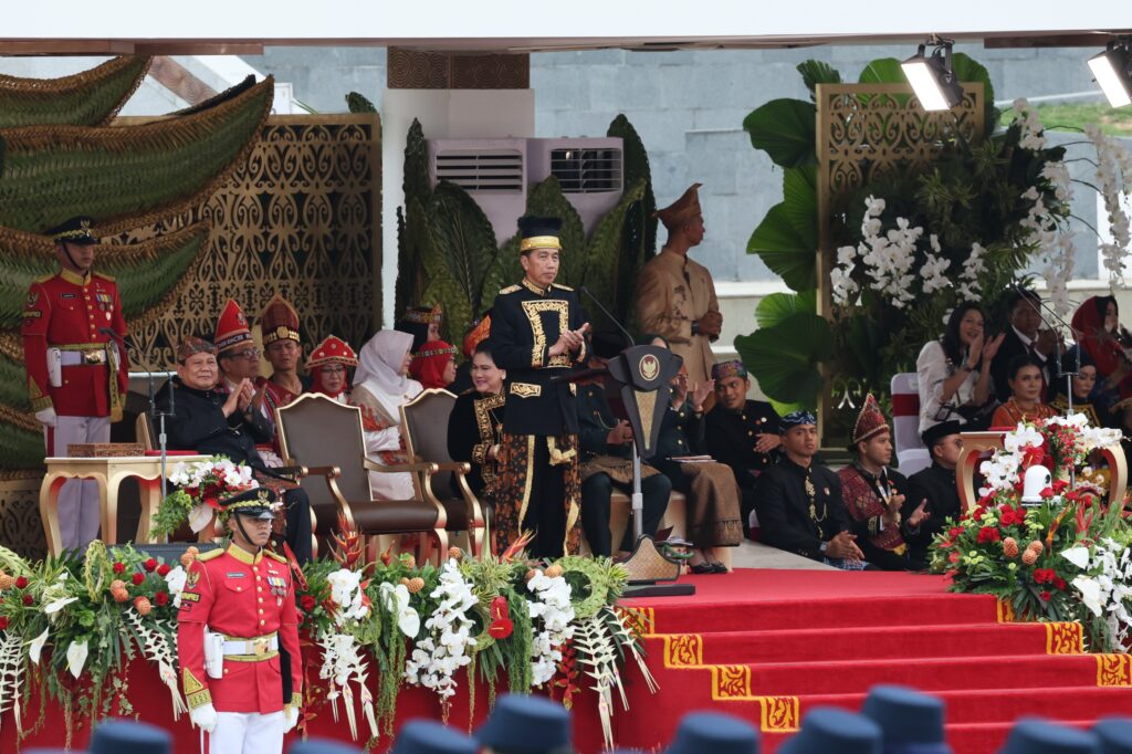 Intimate Moments Shared Between Prabowo Subianto and President Jokowi During the 79th RI Independence Day Ceremony