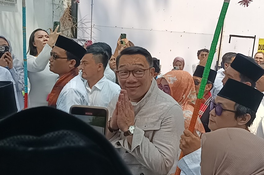 Ridwan Kamil di Sambut di Markas TKN Fanta dengan Palang Pintu dan Kesenian Betawi