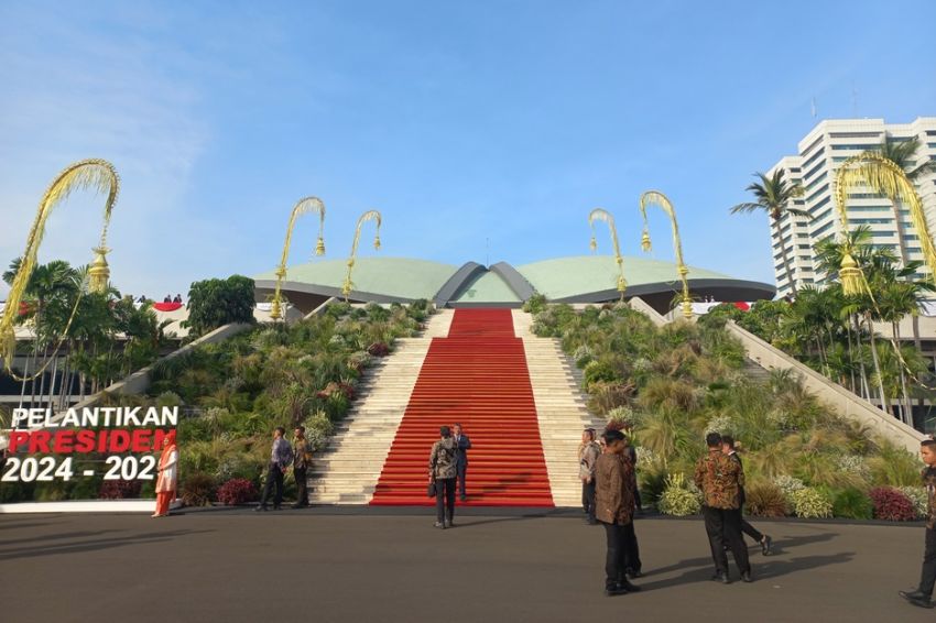 Janur Kunir Mempercantik Gedung Kura-Kura MPR/DPR dalam Acara Pelantikan Presiden dan Wakil Presiden