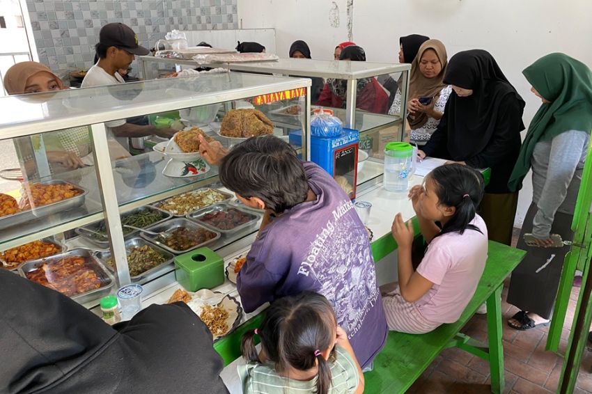 Relawan RIDO Kembali Berbagi Makanan untuk Warga Jakarta Menyambut Pemerintahan Baru