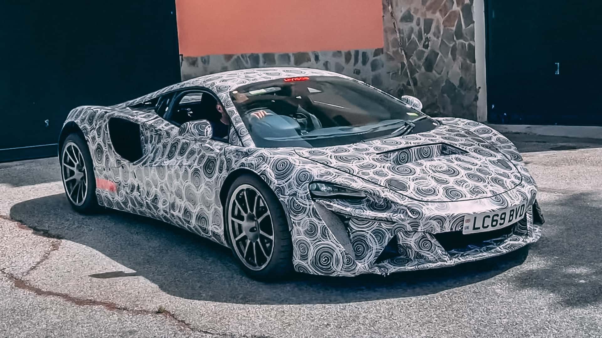 mclaren-artura-longtail-spy-video.jpg